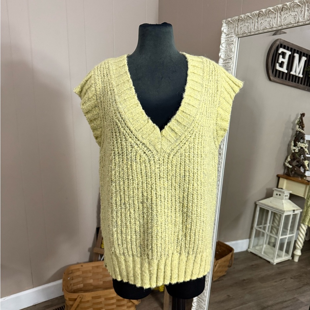 A.N.A • V-Neck Sleeveless Sweater Vest
